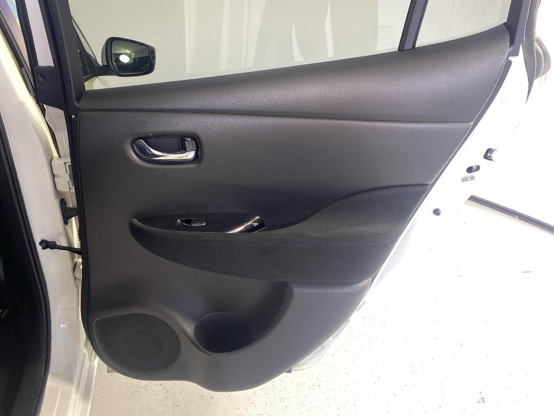 Photo '19' of Nissan Leaf