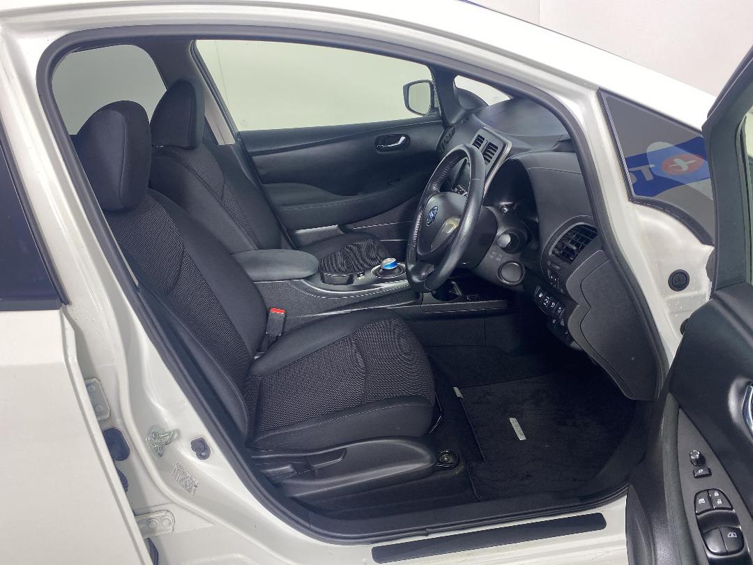 Photo '16' of Nissan Leaf