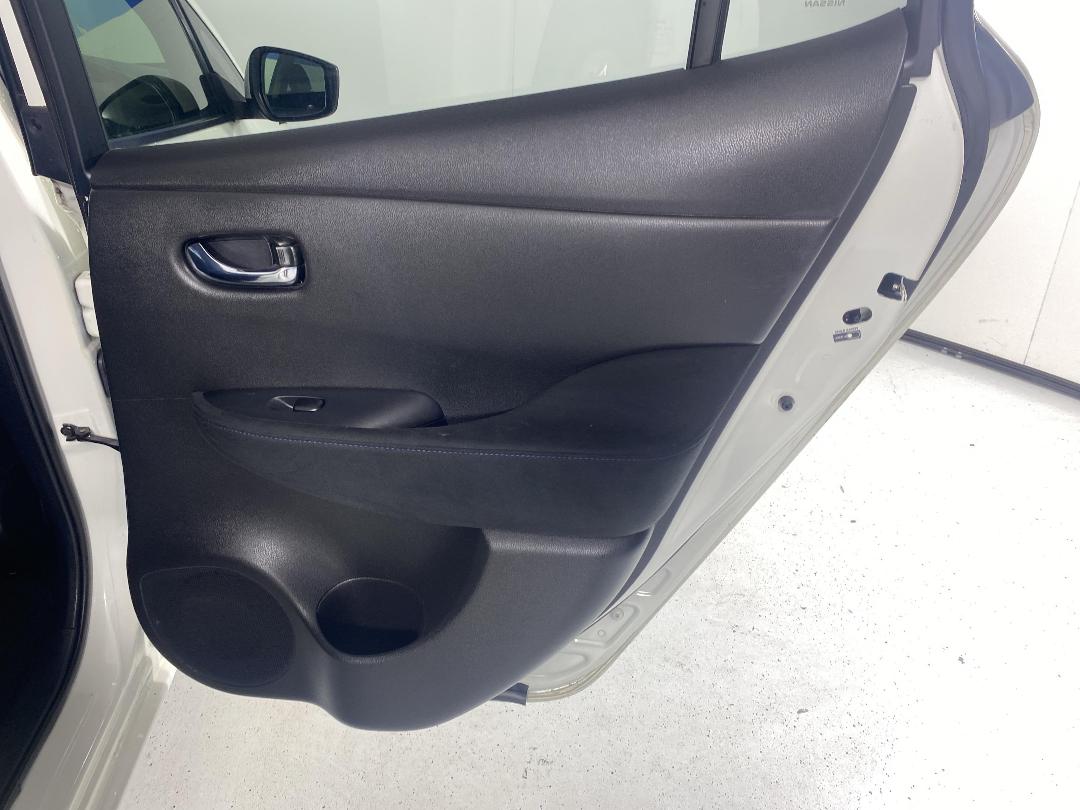 Photo '19' of Nissan Leaf