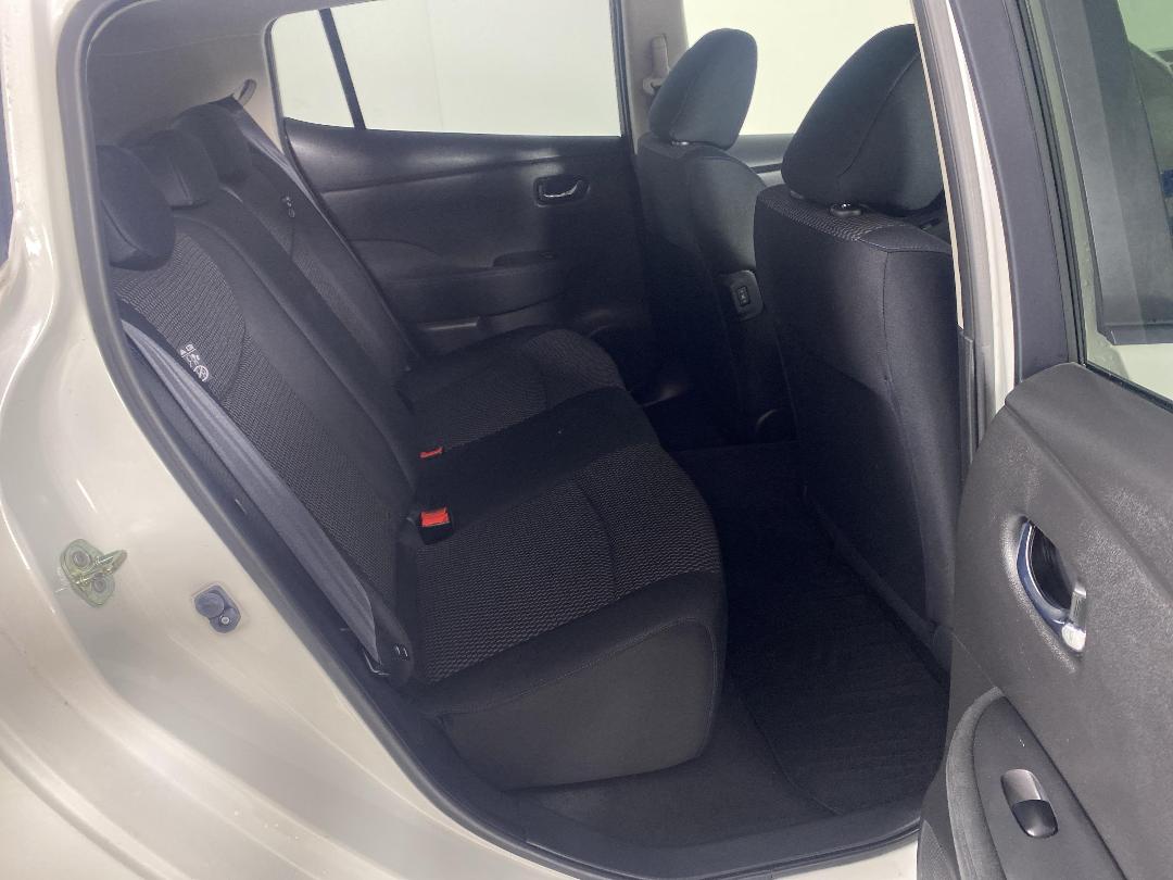 Photo '20' of Nissan Leaf