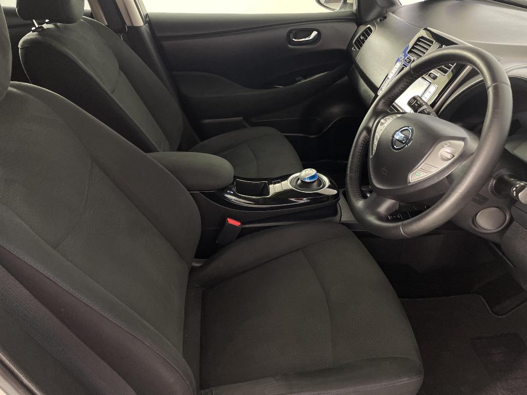 Photo '16' of Nissan Leaf