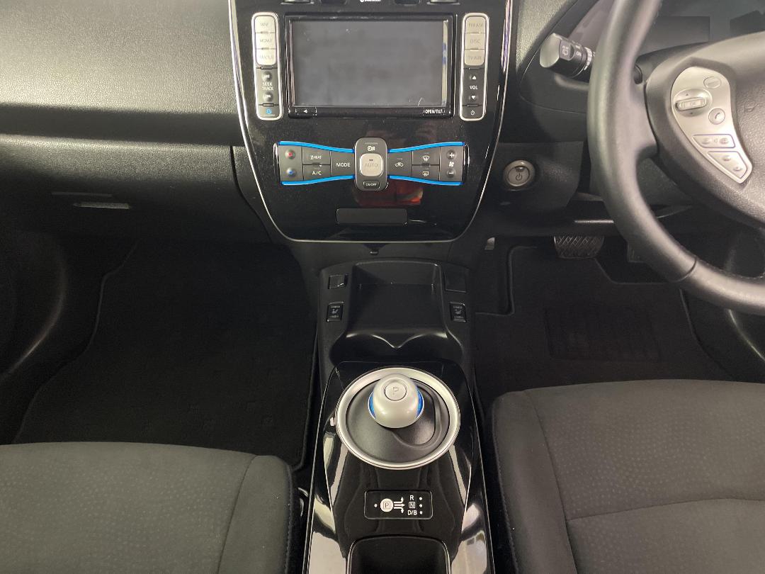 Photo '18' of Nissan Leaf