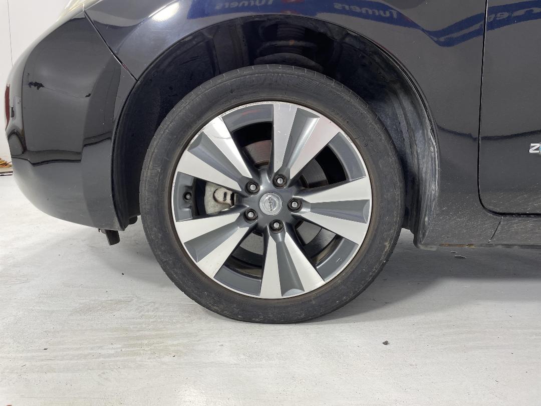 Photo '8' of Nissan Leaf