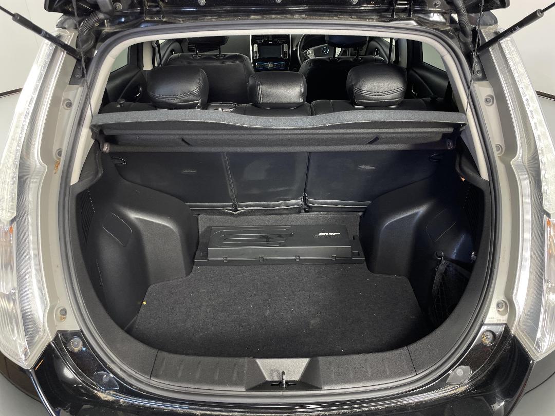 Photo '12' of Nissan Leaf