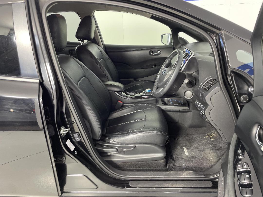 Photo '14' of Nissan Leaf