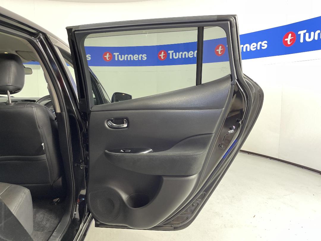 Photo '17' of Nissan Leaf