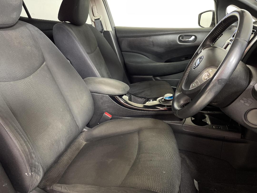 Photo '16' of Nissan Leaf Photo '16' of Nissan Leaf