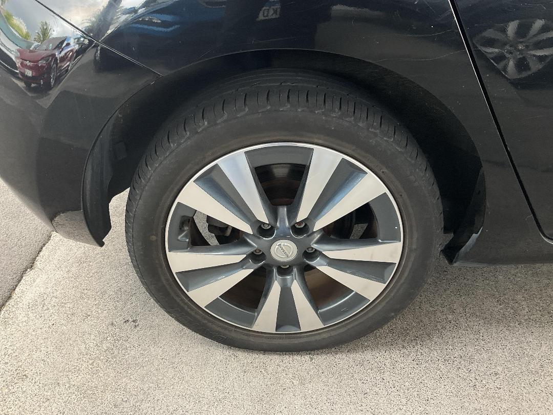 Photo '10' of Nissan Leaf