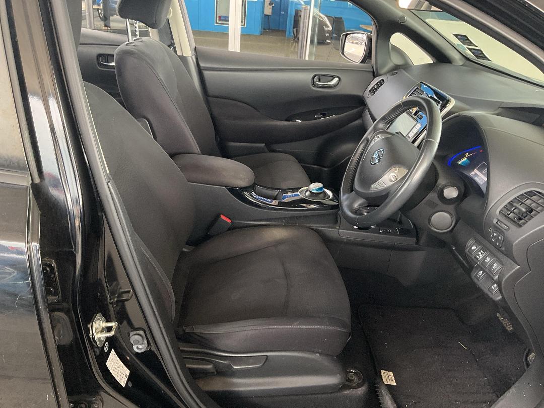 Photo '14' of Nissan Leaf