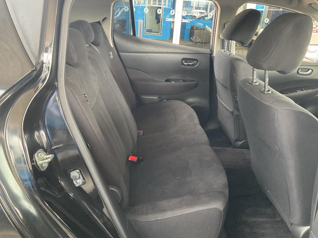 Photo '18' of Nissan Leaf