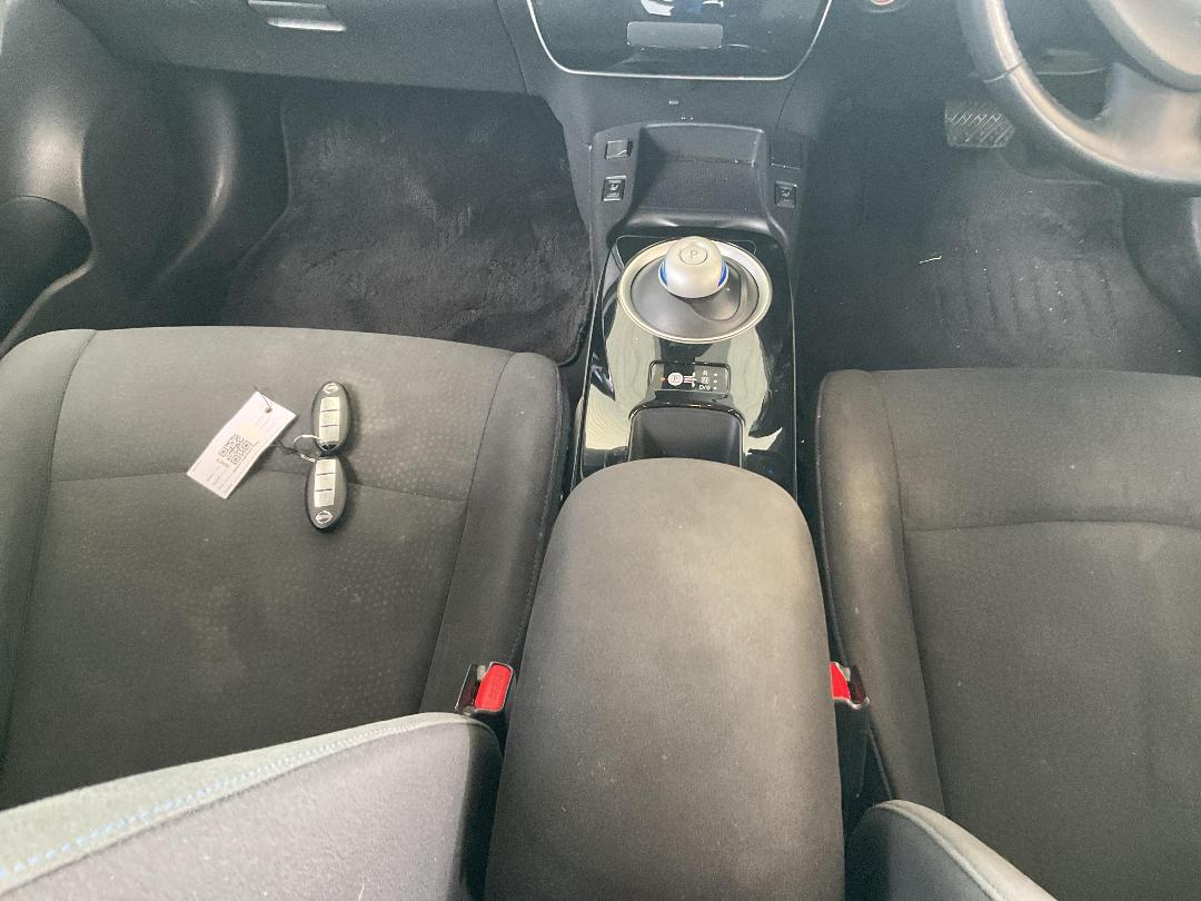 Photo '20' of Nissan Leaf