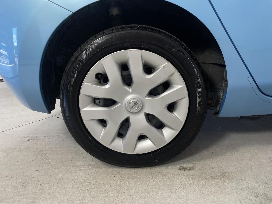 Photo '12' of Nissan Leaf