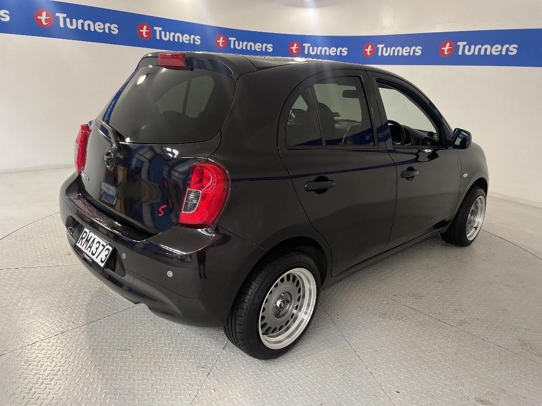 Photo '7' of Nissan March