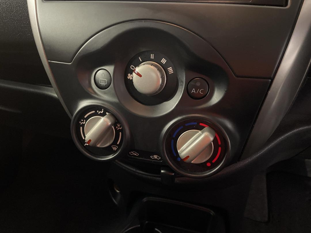 Photo '27' of Nissan March