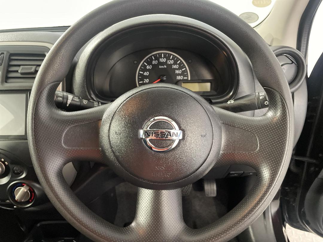 Photo '25' of Nissan March