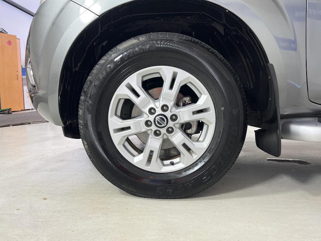 Photo '10' of Nissan Navara