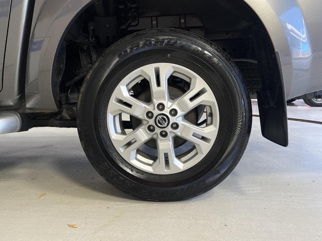 Photo '11' of Nissan Navara