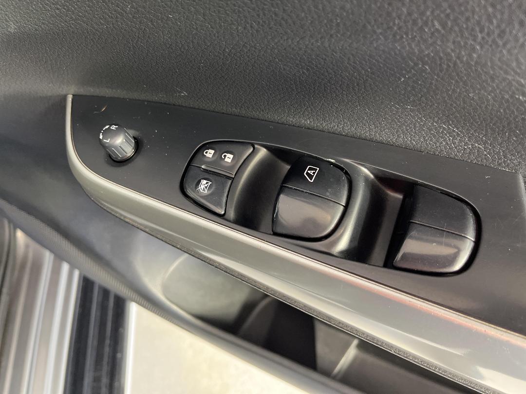 Photo '23' of Nissan Navara