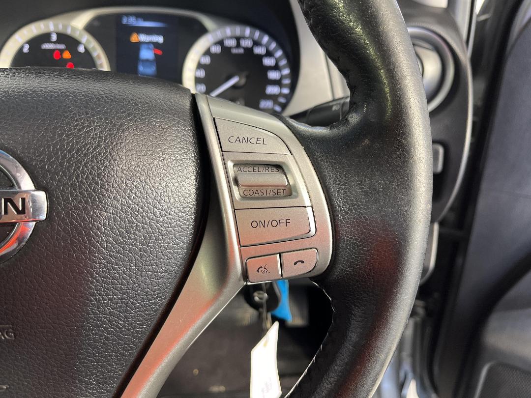 Photo '26' of Nissan Navara