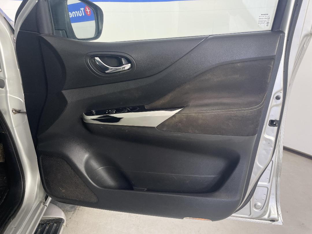 Photo '15' of Nissan Navara