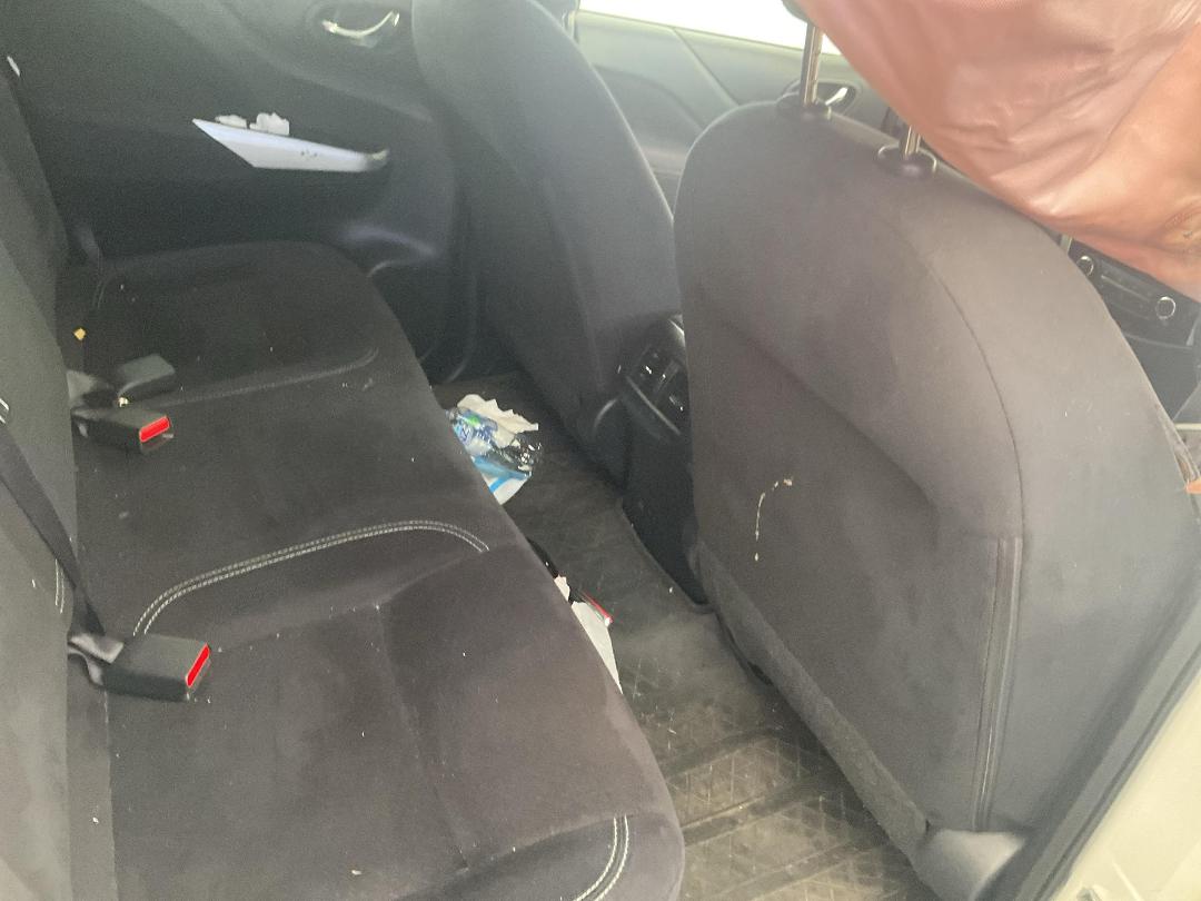 Photo '18' of Nissan Navara ST