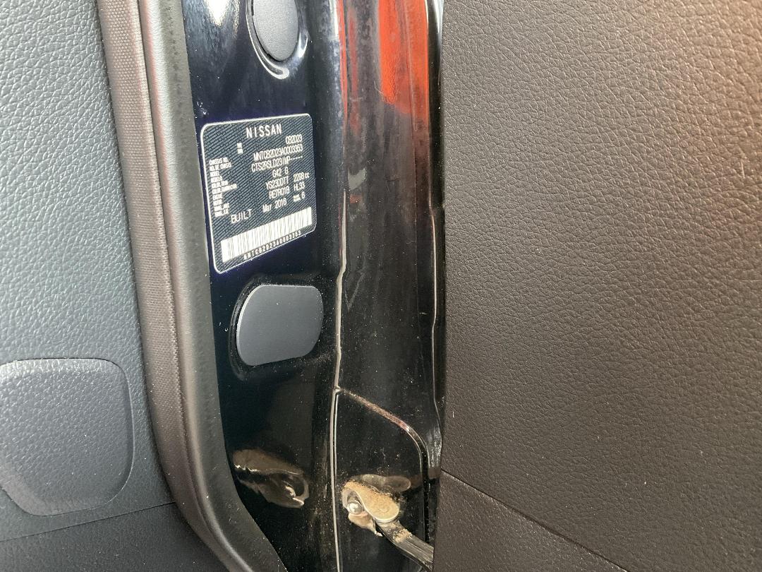 Photo '19' of Nissan Navara ST