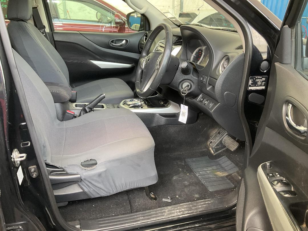 Photo '20' of Nissan Navara ST