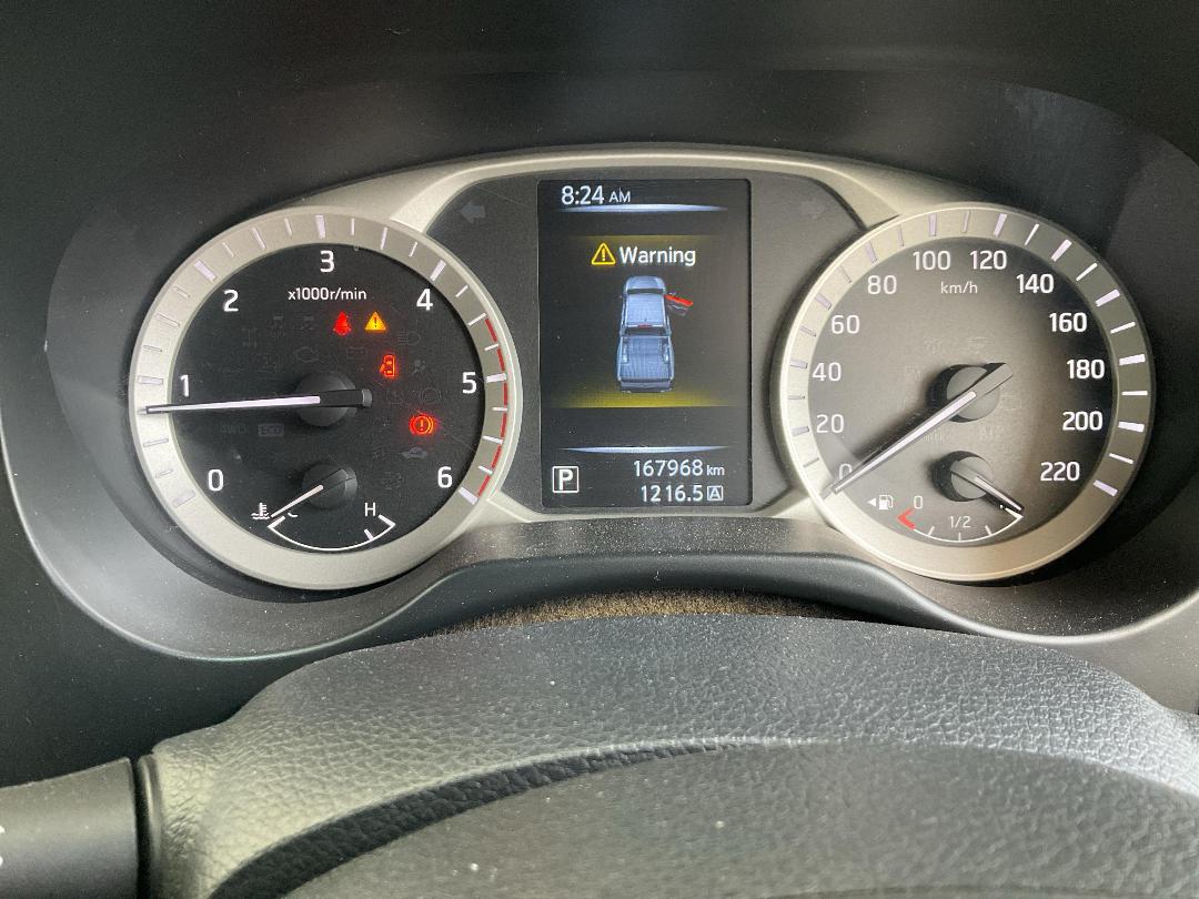 Photo '22' of Nissan Navara ST