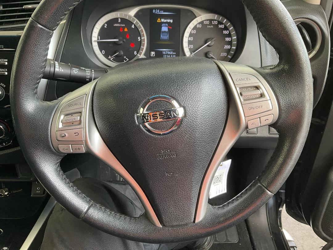 Photo '25' of Nissan Navara ST