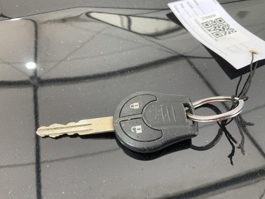 Photo '27' of Nissan Navara ST