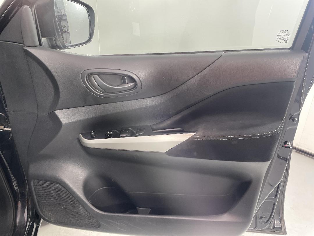 Photo '15' of Nissan Navara Photo '15' of Nissan Navara