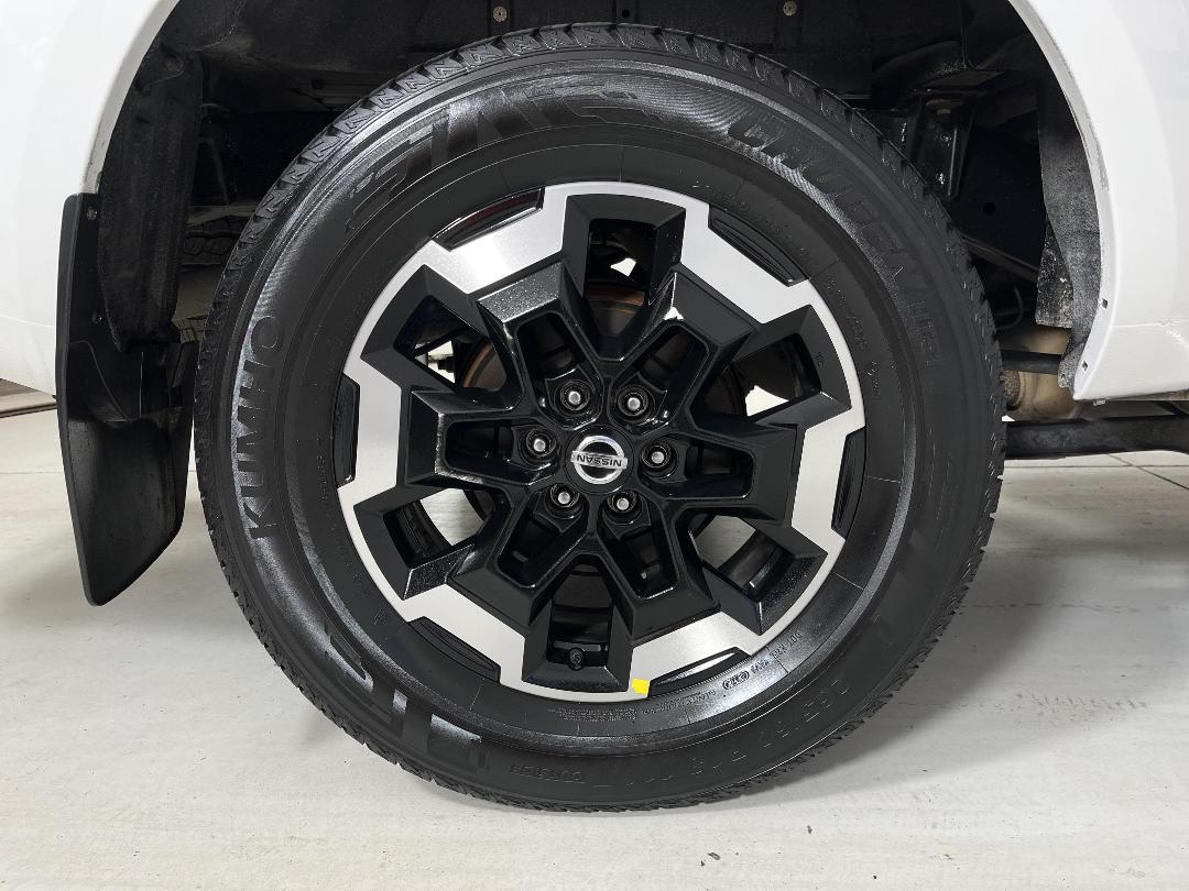 Photo '12' of Nissan Navara