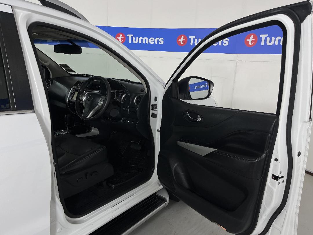 Photo '15' of Nissan Navara