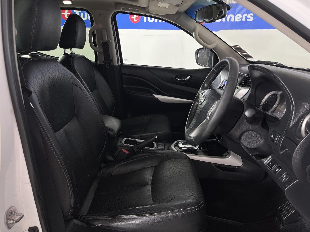 Photo '16' of Nissan Navara