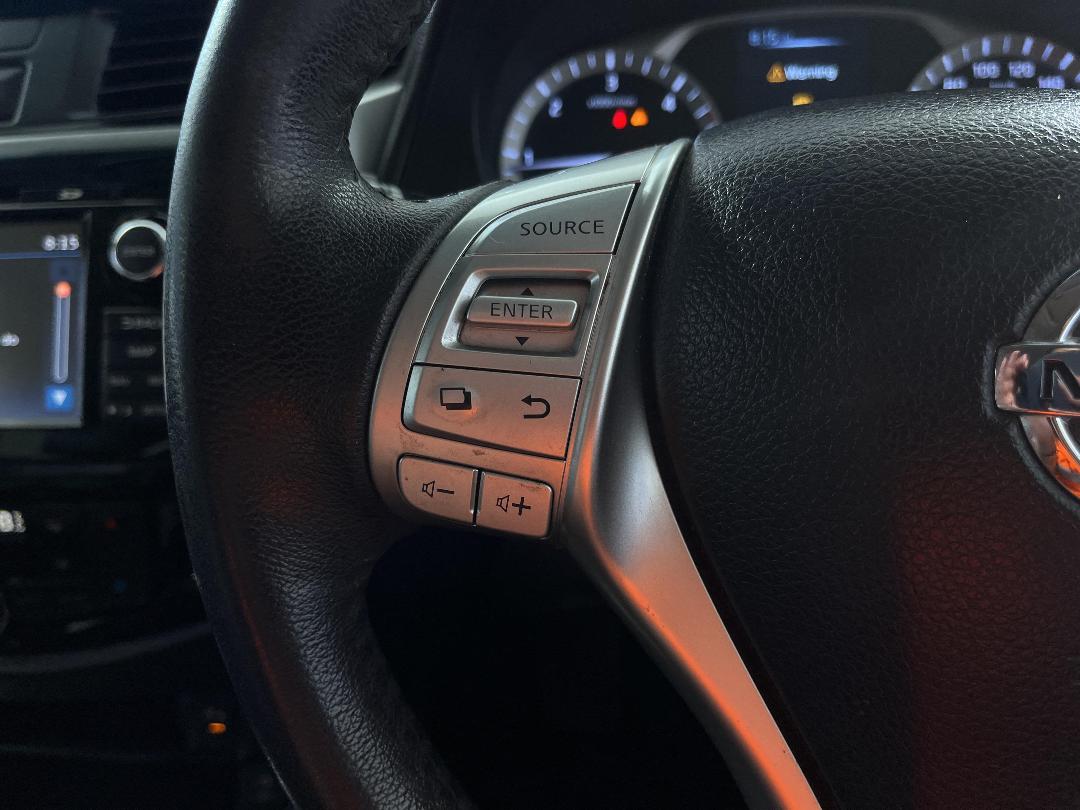 Photo '26' of Nissan Navara