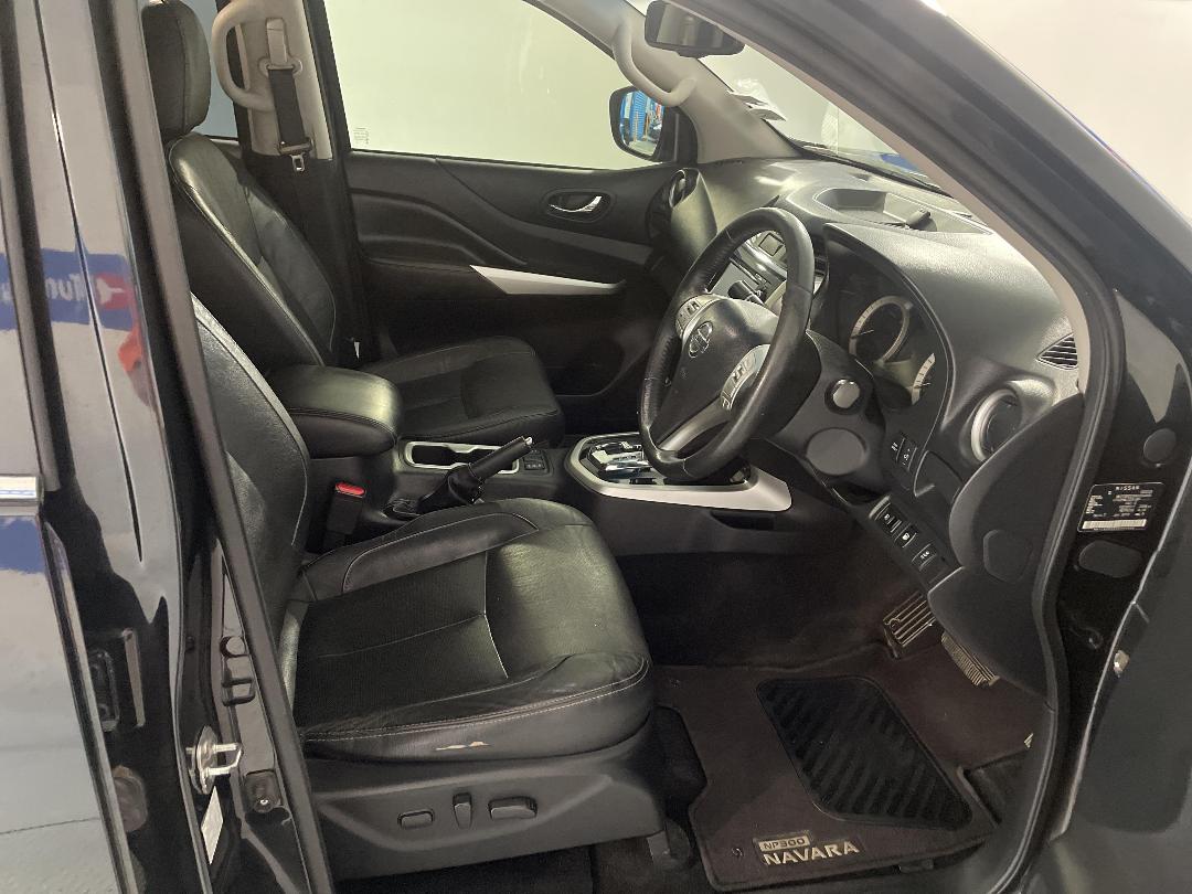 Photo '16' of Nissan Navara