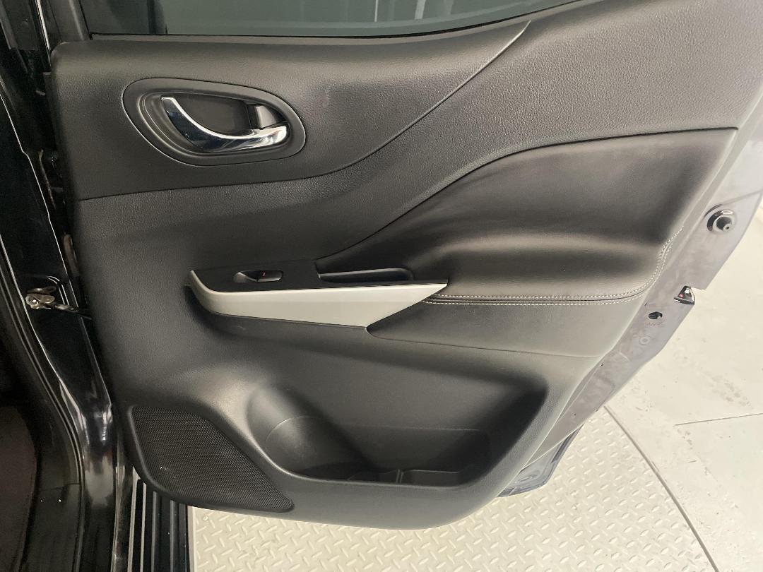 Photo '19' of Nissan Navara