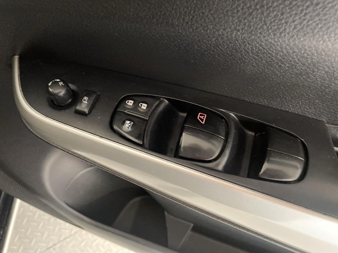 Photo '23' of Nissan Navara