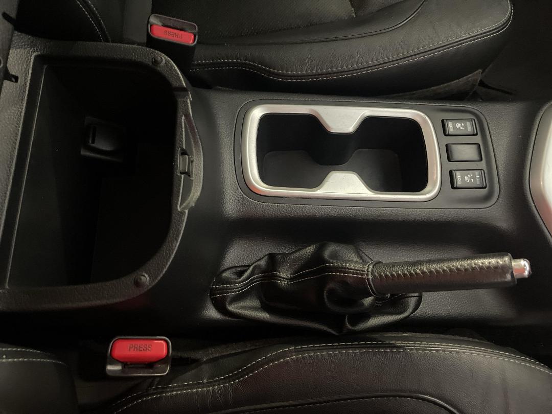 Photo '32' of Nissan Navara