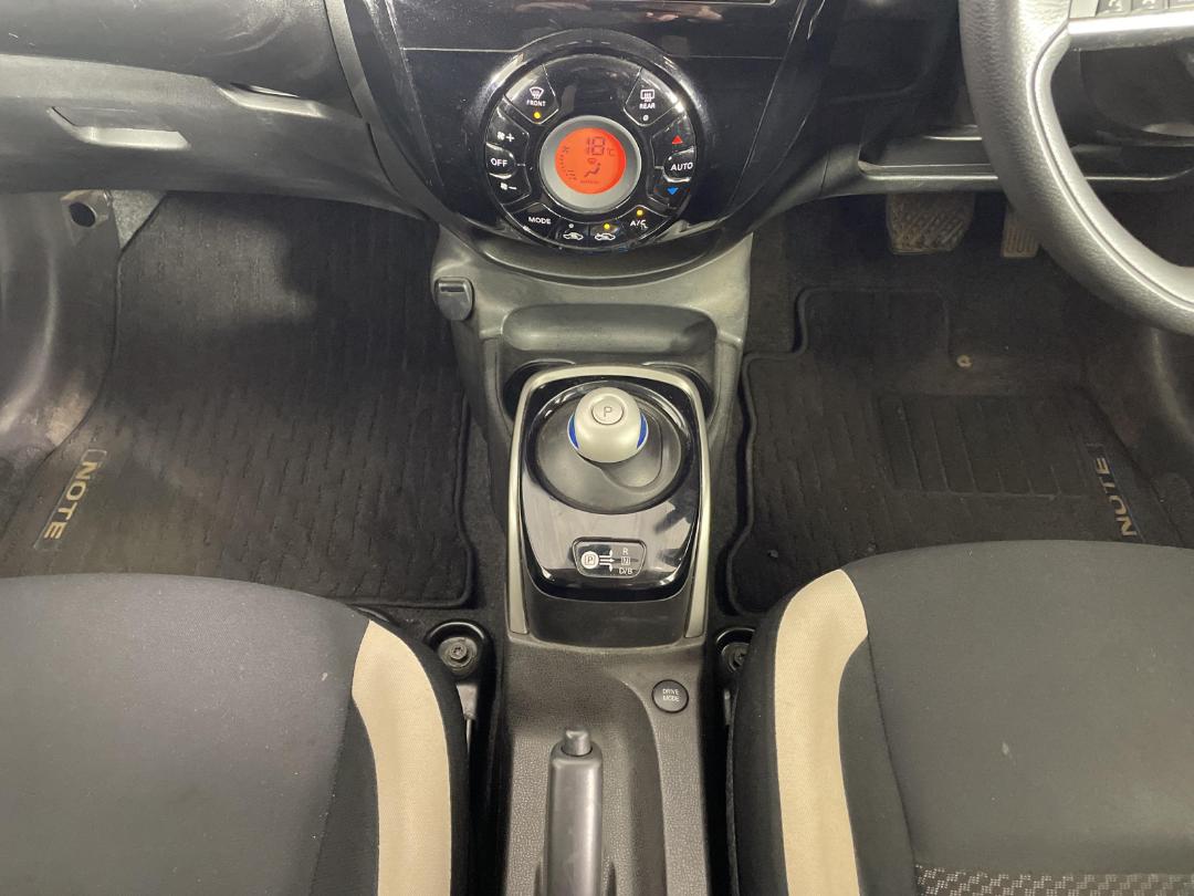Photo '18' of Nissan Note Photo '18' of Nissan Note