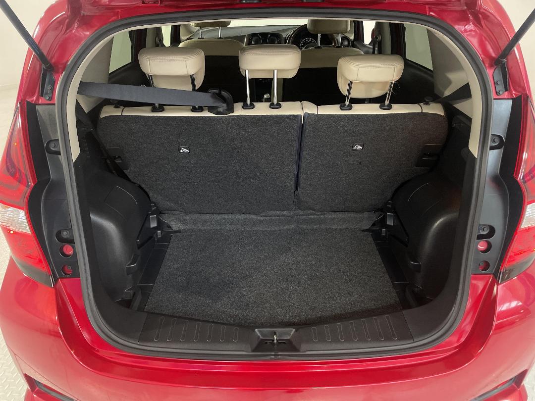 Photo '14' of Nissan Note