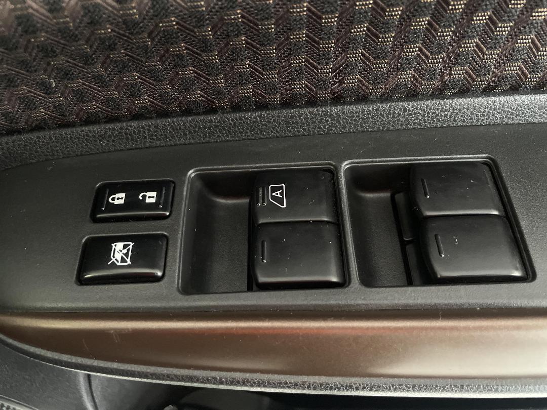 Photo '23' of Nissan Note Photo '23' of Nissan Note