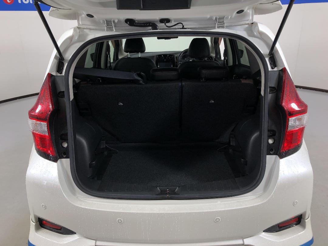 Photo '14' of Nissan Note