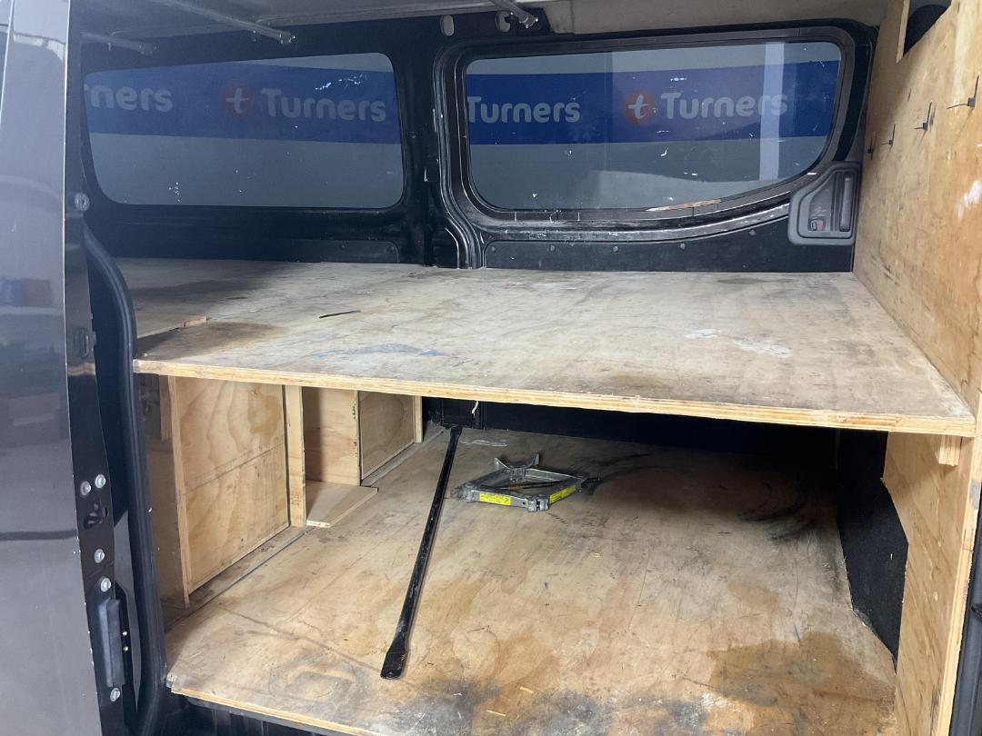 Photo '20' of Nissan NV350 Photo '20' of Nissan NV350