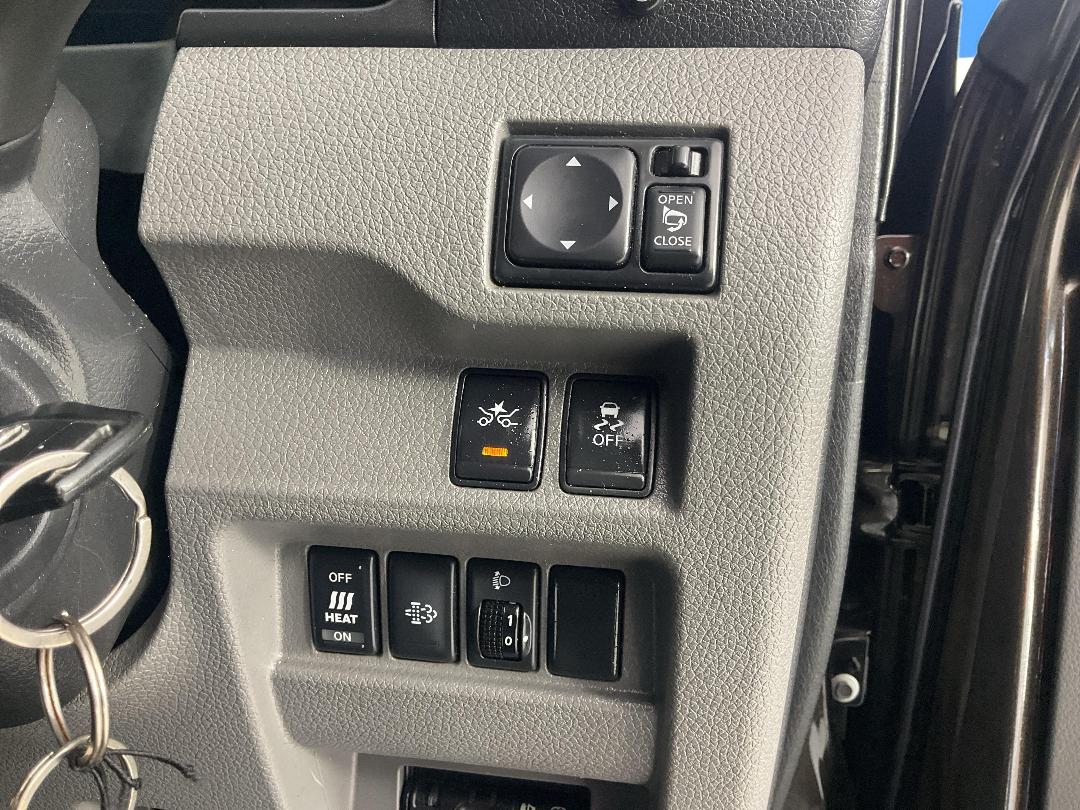 Photo '26' of Nissan NV350