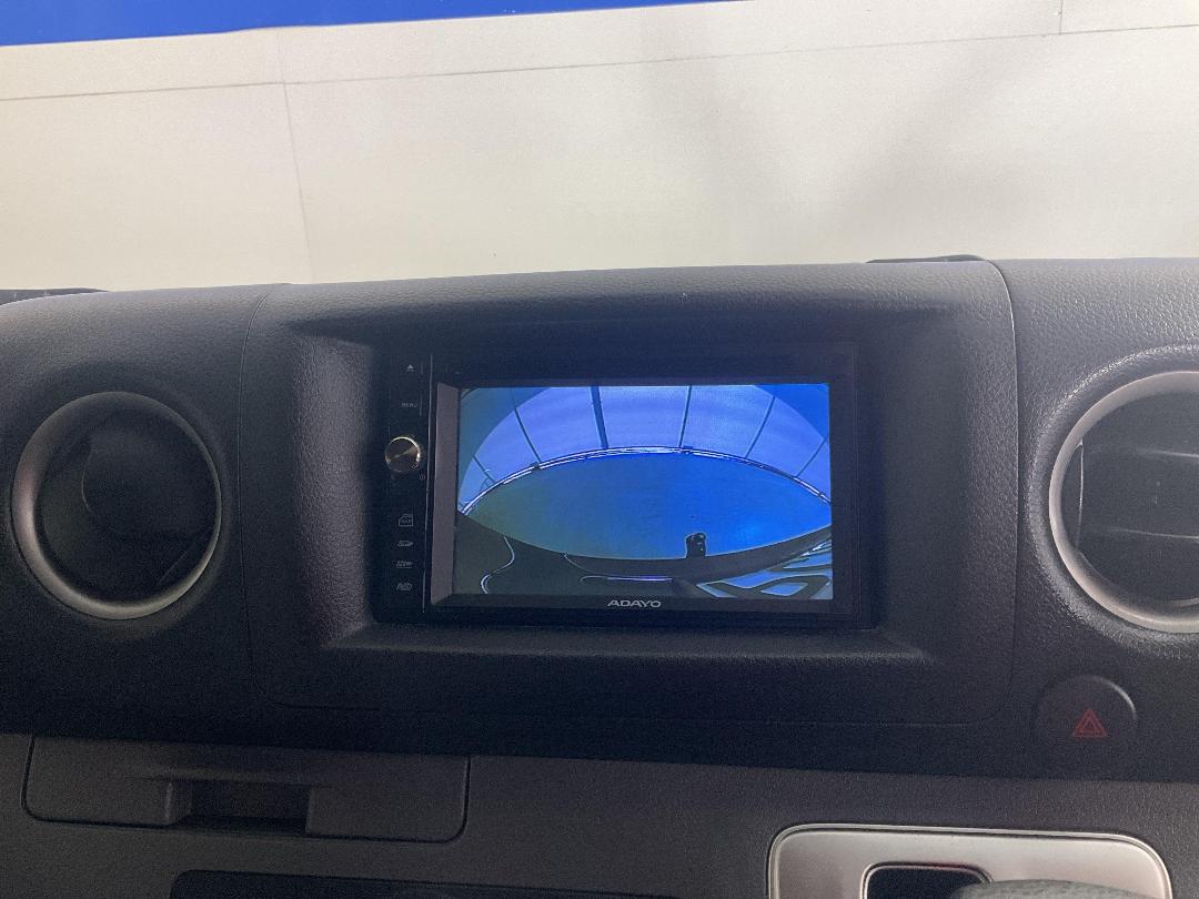 Photo '30' of Nissan NV350