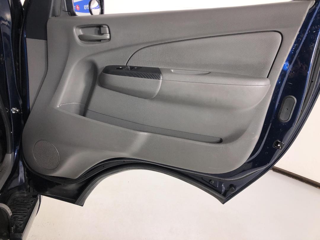 Photo '15' of Nissan NV350 Photo '15' of Nissan NV350