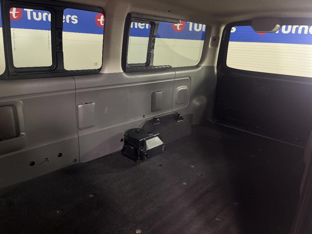 Photo '19' of Nissan NV350 Photo '19' of Nissan NV350