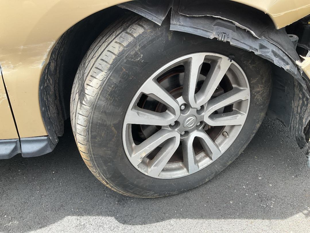 Photo '10' of Nissan Pathfinder ST