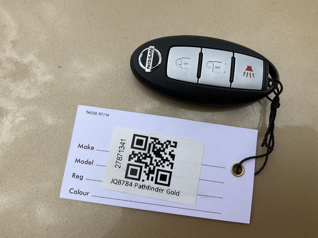 Photo '29' of Nissan Pathfinder ST